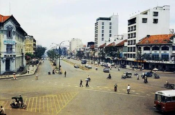 Đọc sách, kiếm tiền: Hotspot Matrix và tương lai của Vlogger sách