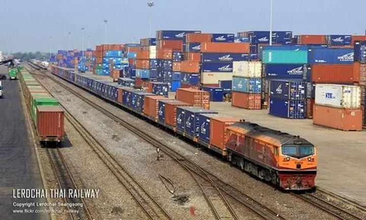 Áo sơ mi cổ bèo: Áo sơ mi cổ bèo là một trong những lỗi thời trong thời trang mà
